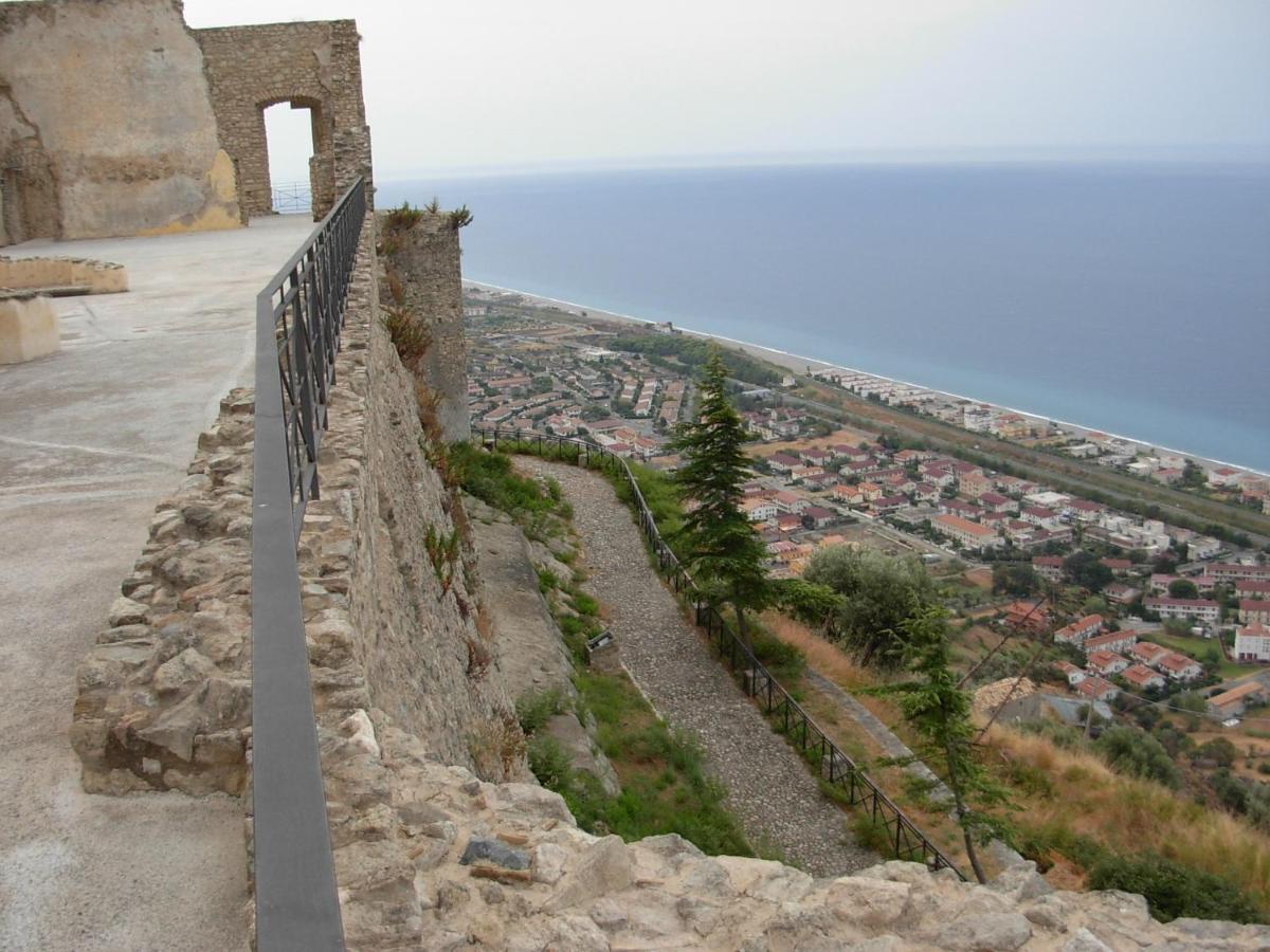 פיומפרדו ברוציו Al Castello Apartment מראה חיצוני תמונה