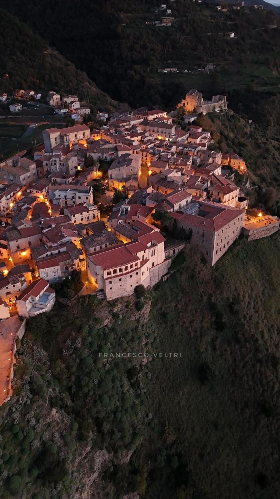 פיומפרדו ברוציו Al Castello Apartment מראה חיצוני תמונה