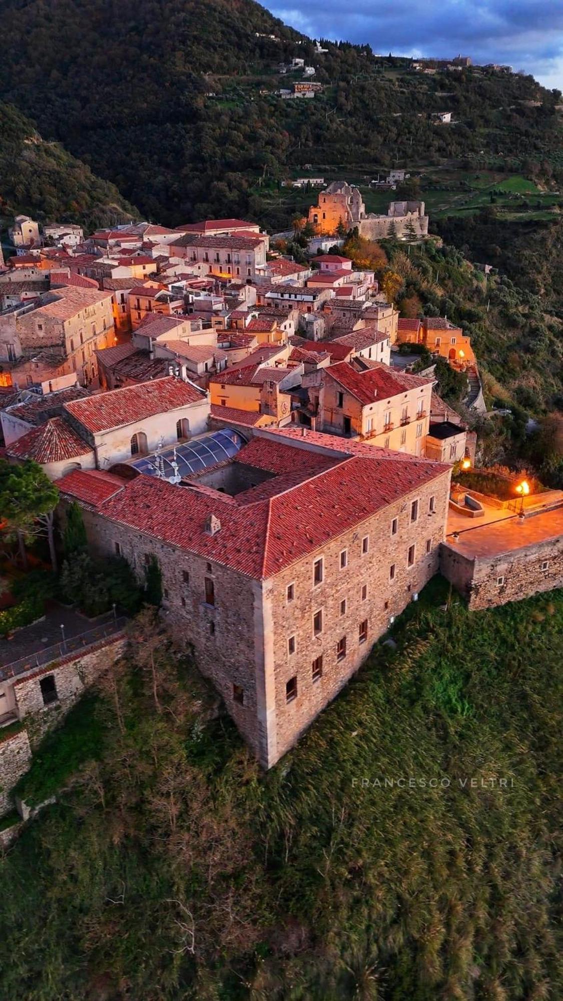 פיומפרדו ברוציו Al Castello Apartment מראה חיצוני תמונה