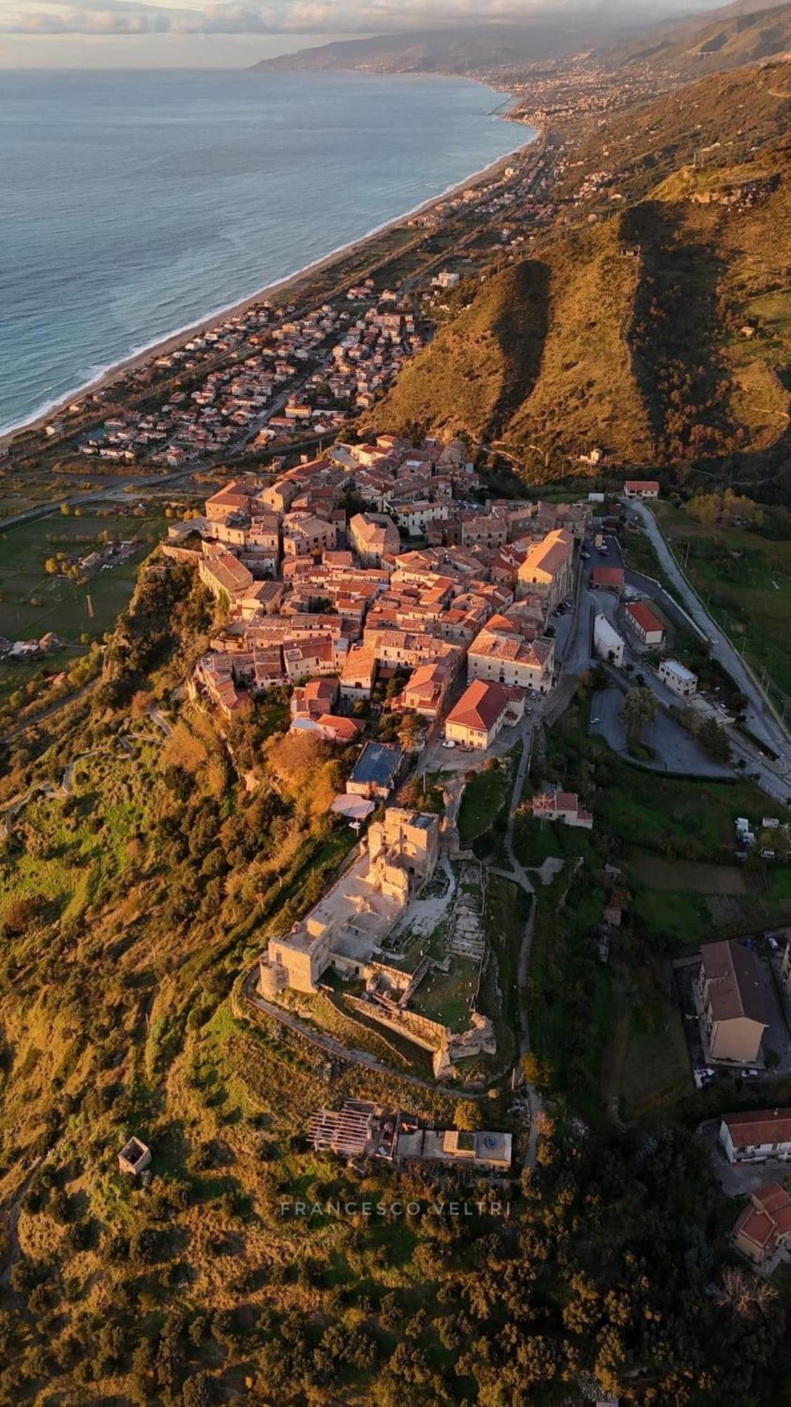 פיומפרדו ברוציו Al Castello Apartment מראה חיצוני תמונה